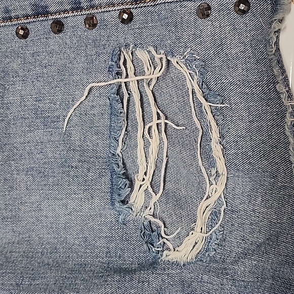 Guess Jean Miniskirt - Picture 2 of 7